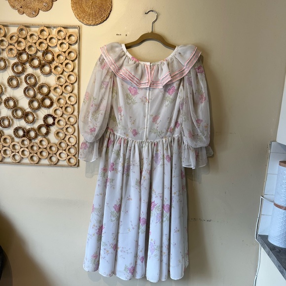 Vintage medium midi flare/ long sleeve dress….. - Picture 5 of 6